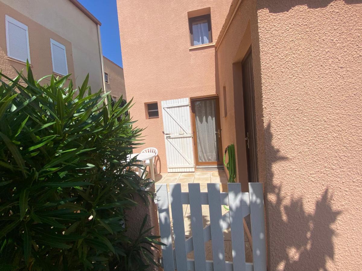 Pavillon 20M De La Plage Des Ayguades Gruissan Kültér fotó